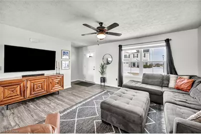 2688 Himelrigh Boulevard, Barberton, OH 44203 - Photo 5