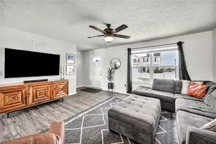 2688 Himelrigh Blvd, Barberton, OH 44203 - Photo 5