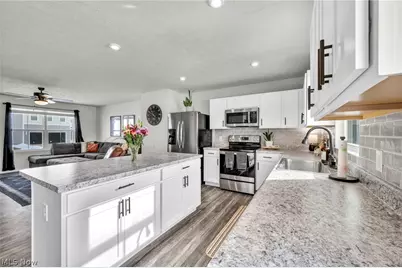 2688 Himelrigh Boulevard, Barberton, OH 44203 - Photo 9