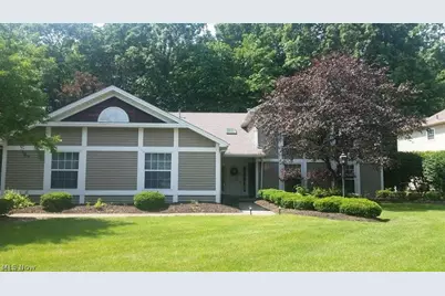 1327 Fox Run Drive, Youngstown, OH 44512 - Photo 1