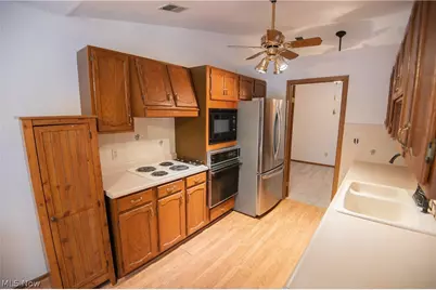 1327 Fox Run Drive, Youngstown, OH 44512 - Photo 23