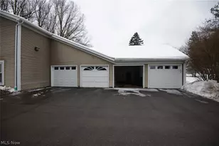 1327 Fox Run Dr, Youngstown, OH 44512 - Photo 29