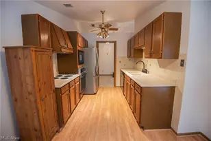 1327 Fox Run Dr, Youngstown, OH 44512 - Photo 25