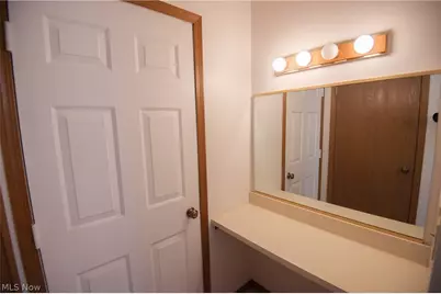 1327 Fox Run Drive, Youngstown, OH 44512 - Photo 15