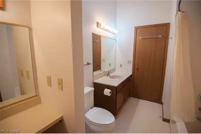 1327 Fox Run Drive, Youngstown, OH 44512 - Photo 13