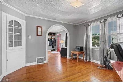 308 E Vista Avenue, Akron, OH 44319 - Photo 9