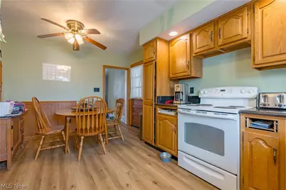 221 E Fetter Lane, Gnadenhutten, OH 44629 - Photo 9