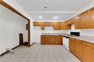 1923 W 77th St, Loveland, OH 44102 - Photo 7