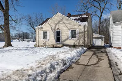 5666 Waterbury Avenue, Maple Heights, OH 44137 - Photo 1