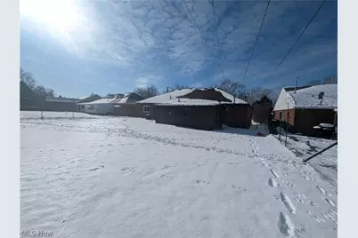 597 Hemlock Drive, Euclid, OH 44132 - Photo 3