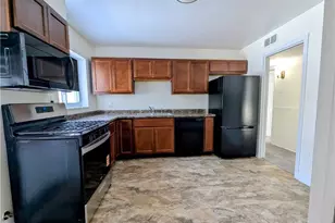 597 Hemlock Dr, Euclid, OH 44132 - Photo 9