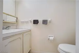 8180 Deepwood Blvd, Mentor, OH 44060 - Photo 9