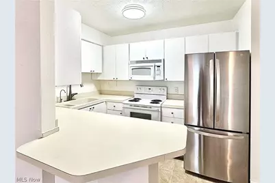 1900 Grove Court #405, Loveland, OH 44113 - Photo 11