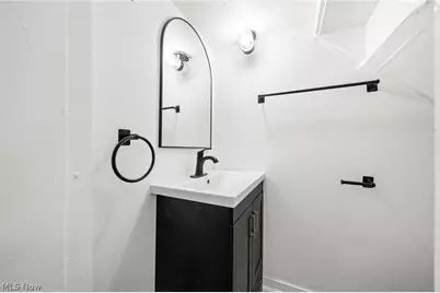 19608 Kings Highway, Warrensville Heights, OH 44122 - Photo 27