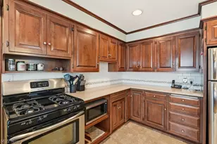 1090 Taft Ave, Cuyahoga Falls, OH 44223 - Photo 29