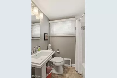 1090 Taft Avenue, Cuyahoga Falls, OH 44223 - Photo 37