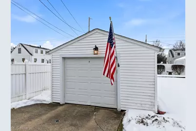 1090 Taft Avenue, Cuyahoga Falls, OH 44223 - Photo 11