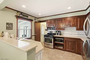 1090 Taft Ave, Cuyahoga Falls, OH 44223 - Photo 27