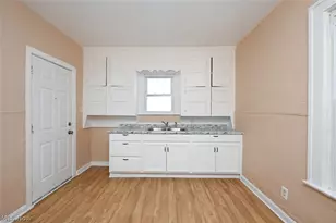 443 W Thornton Street W, Akron, OH 44307 - Photo 13