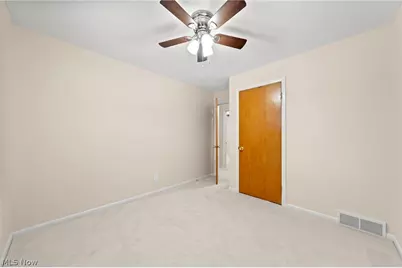 5229 Evergreen Drive, North Olmsted, OH 44070 - Photo 33