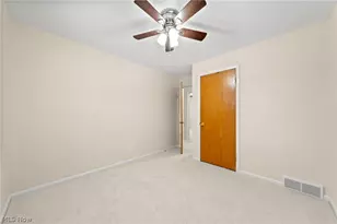 5229 Evergreen Dr, North Olmsted, OH 44070 - Photo 33