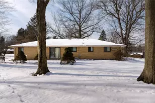 5229 Evergreen Dr, North Olmsted, OH 44070 - Photo 5