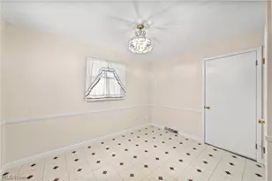 5229 Evergreen Dr, North Olmsted, OH 44070 - Photo 25