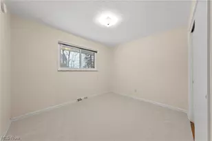 5229 Evergreen Dr, North Olmsted, OH 44070 - Photo 29