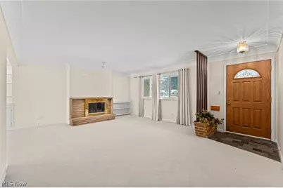 5229 Evergreen Drive, North Olmsted, OH 44070 - Photo 9