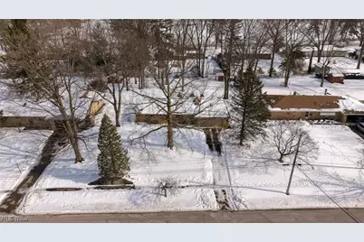5229 Evergreen Drive, North Olmsted, OH 44070 - Photo 5
