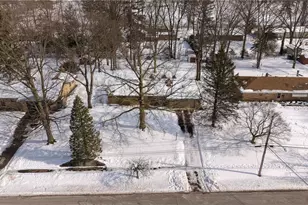 5229 Evergreen Dr, North Olmsted, OH 44070 - Photo 5