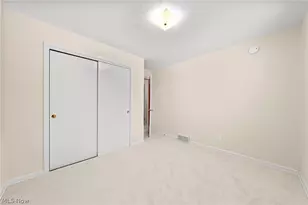 5229 Evergreen Dr, North Olmsted, OH 44070 - Photo 35