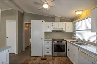 10 Corktree Drive, Olmsted Twp, OH 44138 - Photo 9