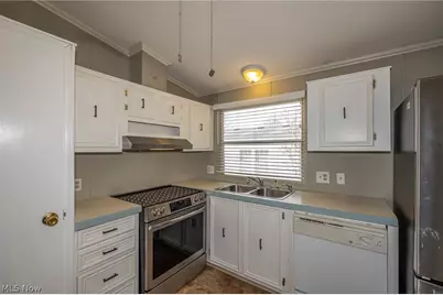 10 Corktree Drive, Olmsted Twp, OH 44138 - Photo 11