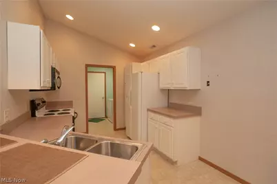 1377 Tylers Mill Lane NE, Massillon, OH 44646 - Photo 11