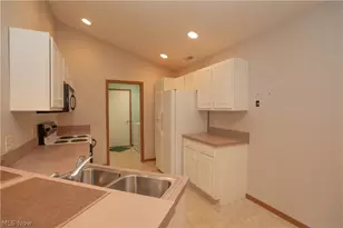 1377 Tylers Mill Ln NE, Massillon, OH 44646 - Photo 11