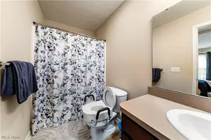 13651 Woodcroft, North Royalton, OH 44133 - Photo 17