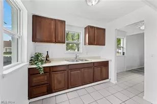 643 E 261st St, Euclid, OH 44132 - Photo 11