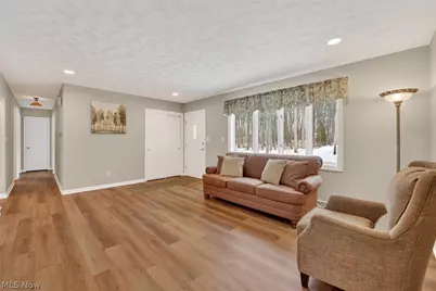 4586 Everhart Drive, Green, OH 44720 - Photo 7