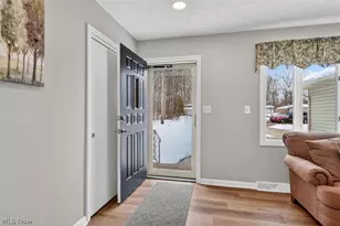 4586 Everhart Dr, Green, OH 44720 - Photo 5