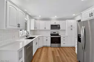 4586 Everhart Dr, Green, OH 44720 - Photo 11