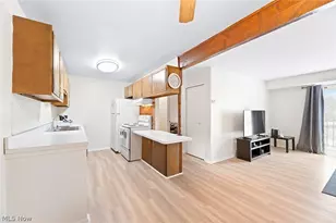 8405 N Akins Rd, North Royalton, OH 44133 - Photo 9