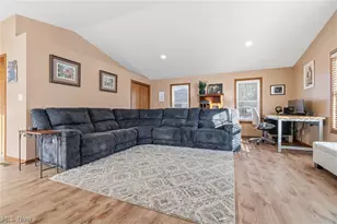 3596 Rolling Ridge Rd NE, Canton, OH 44721 - Photo 15