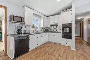 3596 Rolling Ridge Rd NE, Canton, OH 44721 - Photo 11