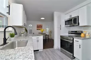 2203 Brockway Rd, University Heights, OH 44118 - Photo 15