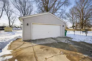 29070 W Willowick Dr, Willowick, OH 44095 - Photo 27