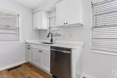 29070 W Willowick Drive, Willowick, OH 44095 - Photo 33