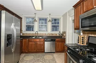 3049 Berkshire Rd, Cleveland Heights, OH 44118 - Photo 13