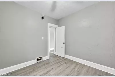 8111 Madison Avenue, Loveland, OH 44102 - Photo 31