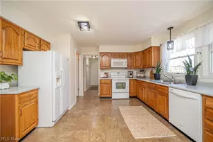 449 Westchester Dr SE, Warren, OH 44484 - Photo 15